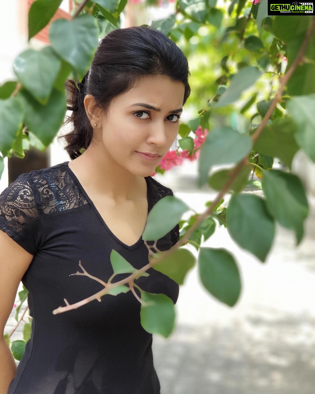 Anju Kurian Instagram - So much of our happiness depends on how we choose to look at the world ❤️🥰