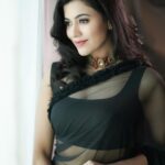 Anju Kurian Instagram - I think in black ♠️🖤♣️ . . . . P.c - @jiksonphotography Outfit & styling - @stephinlalanofficial MUA - @essensemakeup Jewelry- @rajianand