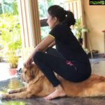 Anju Kurian Instagram - Sho.... entha veyilu , alleda? 🐶 💓☀️🐒