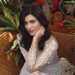 Anju Kurian Instagram - 🥰🥰🥰 . . . P.C - @milanmaliackal Designer- @rosantoparekkattil Stylist - @soorajskofficial MUA- @_aishwarya_karayil Decor - @lumiere__events Jewellery- @ttdevassy