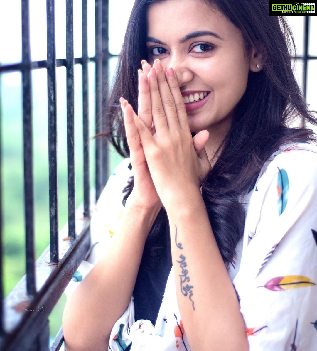Anju Kurian Instagram - Any interesting captions ??? 🙈🙈 . . . 📸- @vijayvendhan