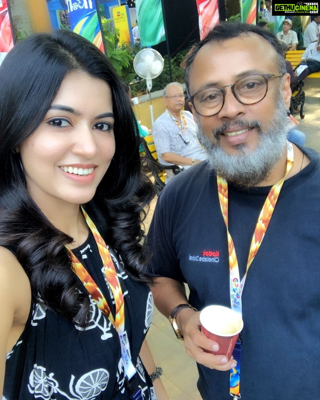 Anju Kurian Instagram - Fan girl moment with @laljosemechery #iffi2019 #50thfilmfestival #festivemodeon #blissfulmoments #goa #gooddaygoodvibes #memorable #xoxo