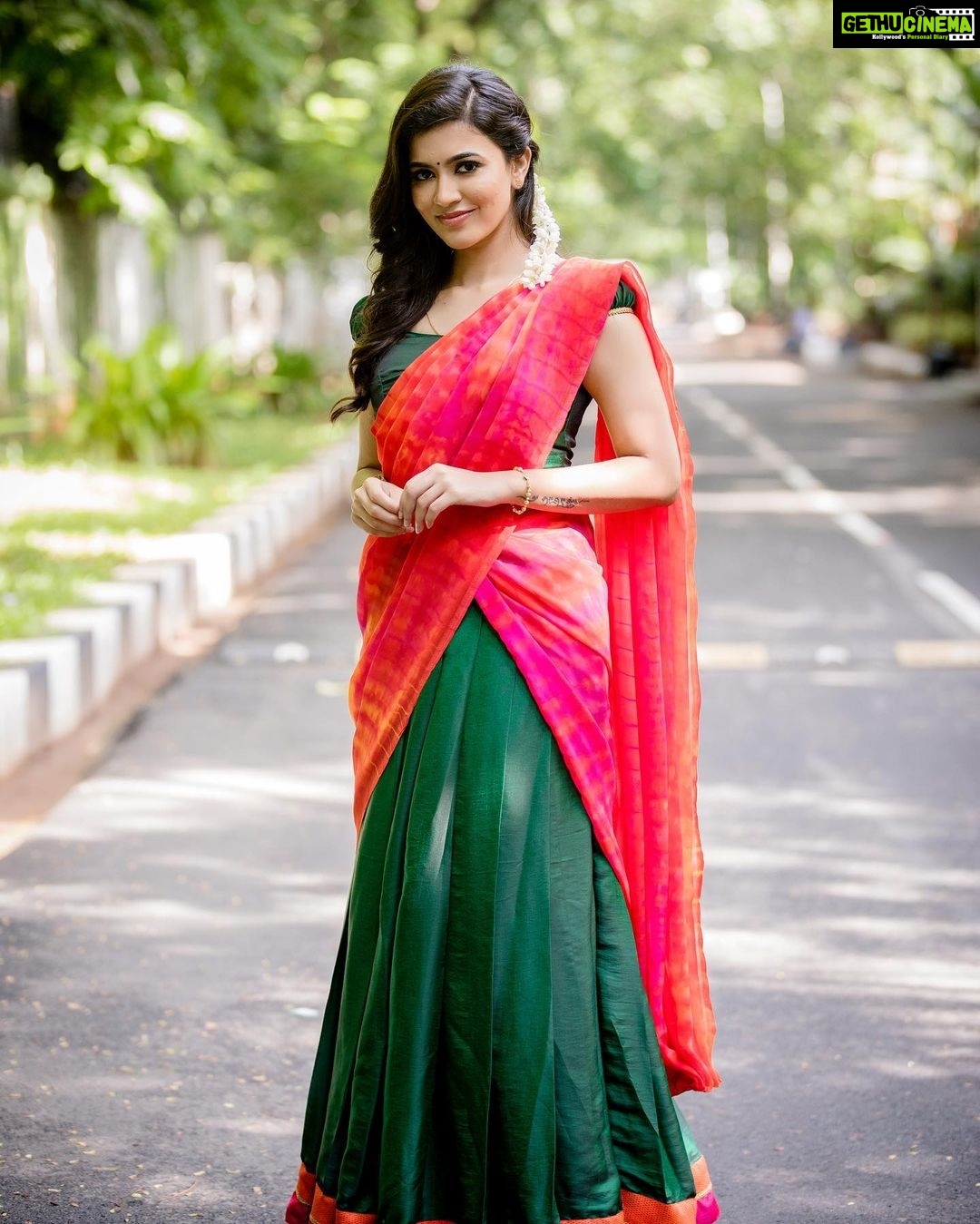 Anju Kurian Instagram - 💚❤️ . . . . 📸- @kiransaphotography . . 👗- @mabia_mb . . 💄- @thestyles_bysha