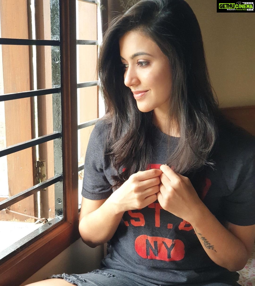 Anju Kurian Instagram - Change the world by being yourself 🥰