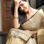 Anju Kurian Instagram - May your inner light always be your guide... wishing you all a happy and safe Diwali 😻😻😻. Outfit - @varnudais . . . P.S today your binge eating is almost acceptable 😋😋👯‍♀️