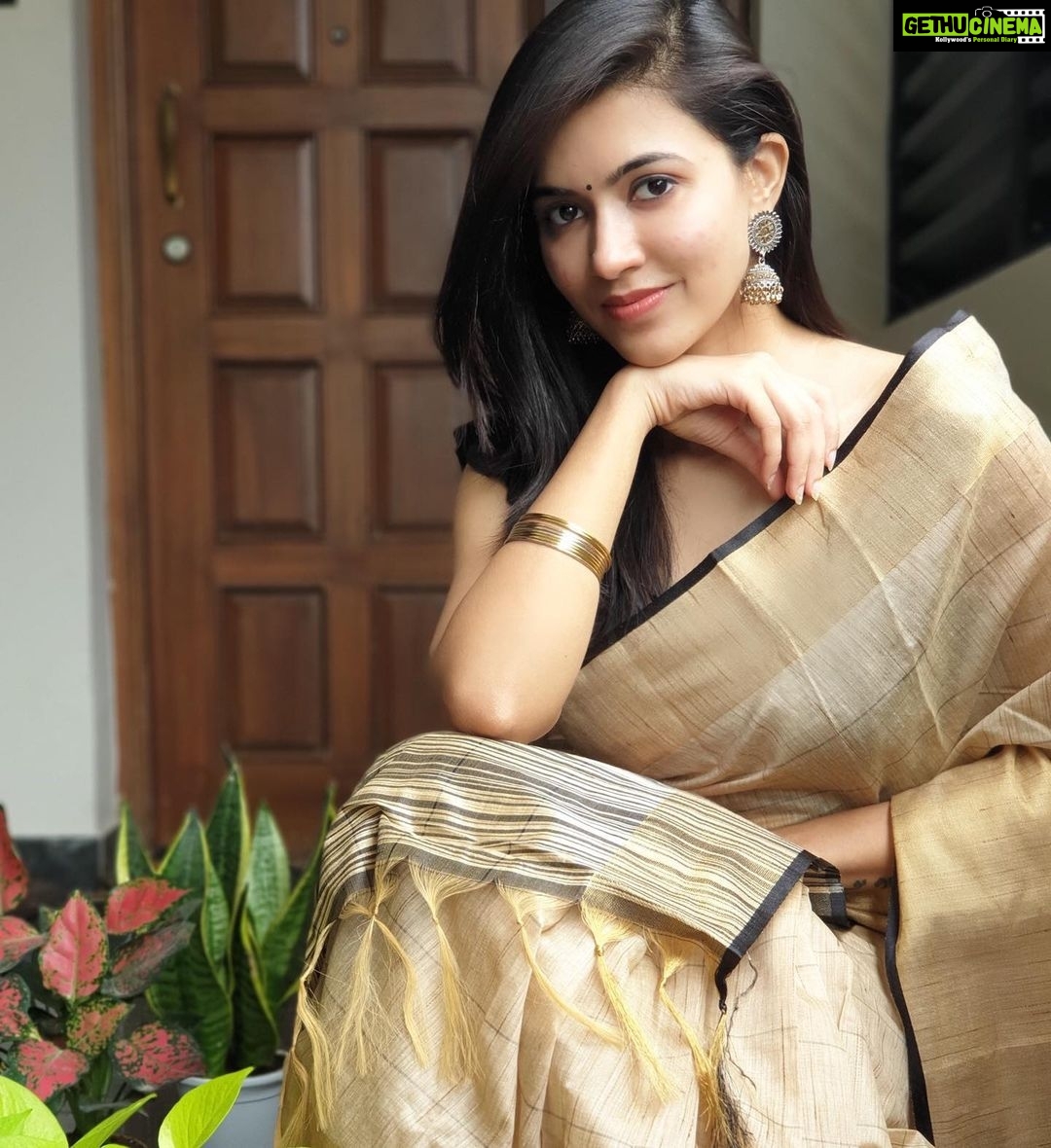 Anju Kurian Instagram - If you don’t make the time to work on creating the life you want, you’re eventually going to be forced to spend a lot of time dealing with a life you don’t want. Have a good day #instafamily 🥰🤗😘.
