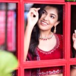 Anju Kurian Instagram - Be a seeker of every day magic ✨ . . . P.c - @vijayvendhan . . . Outfit & styling - @studio149 . . . MUA- @makeupartistrybykavithasekar . . . Jewelry- @narayanapearls . . . Location- @thefarmerpadur