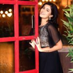 Anju Kurian Instagram - Expect nothing yet be grateful for everything 🥰🥰🥰💗💗💗 . . . Photography- @vijayvendhan . . . Outfit & styling- @studio149 . . . MUA- @makeupartistrybykavithasekar . . . Location- @thefarmerpadur