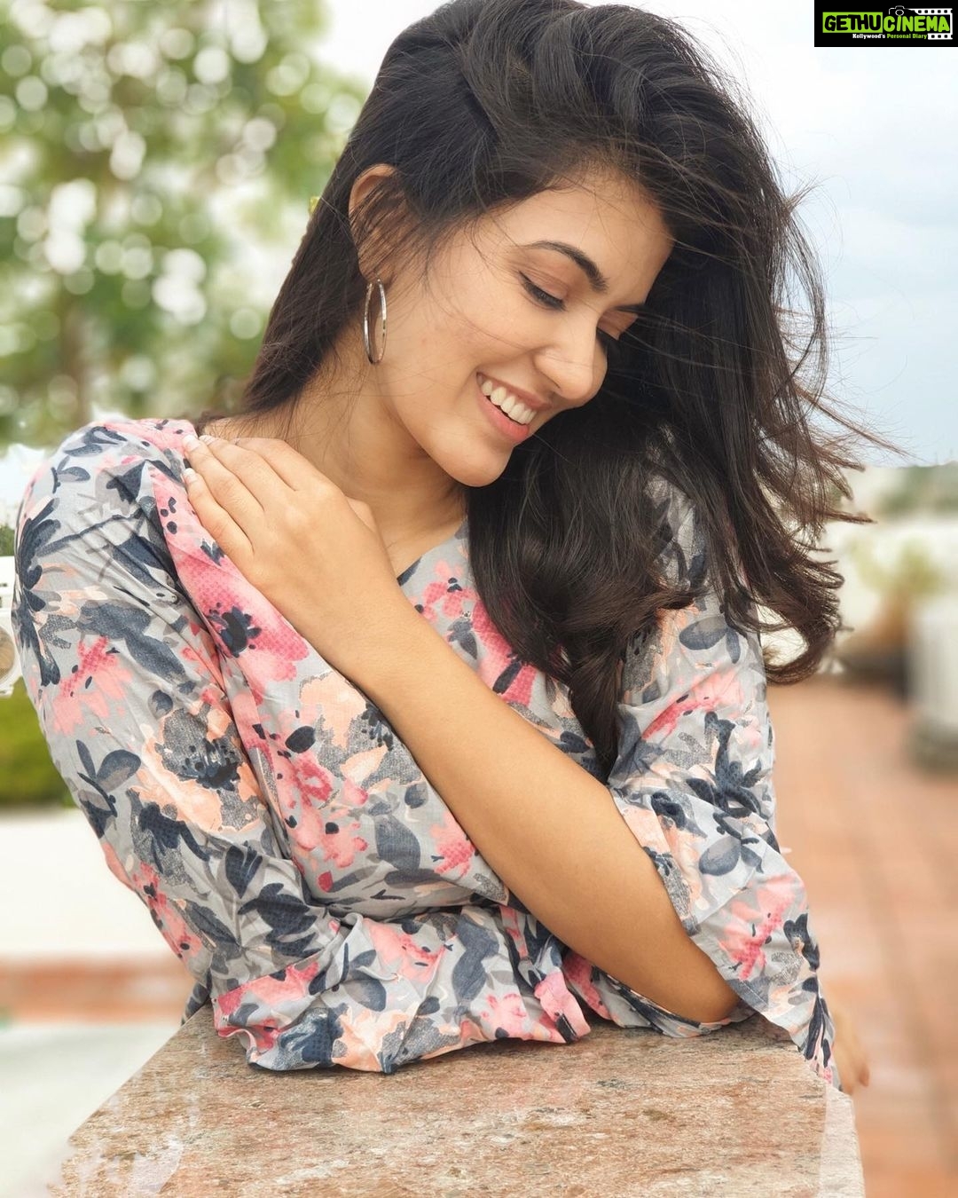 Anju Kurian Instagram - Sunshine & smiles 🤗🤗🤗