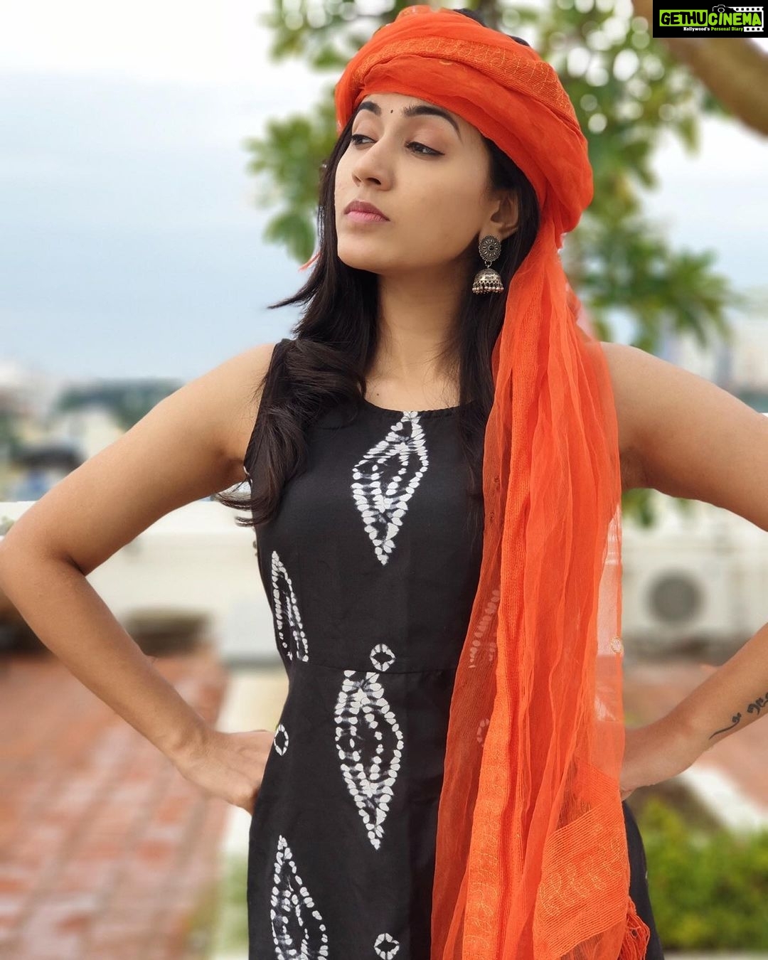 Anju Kurian Instagram - Any interesting captions???? 🤔🤔🤔