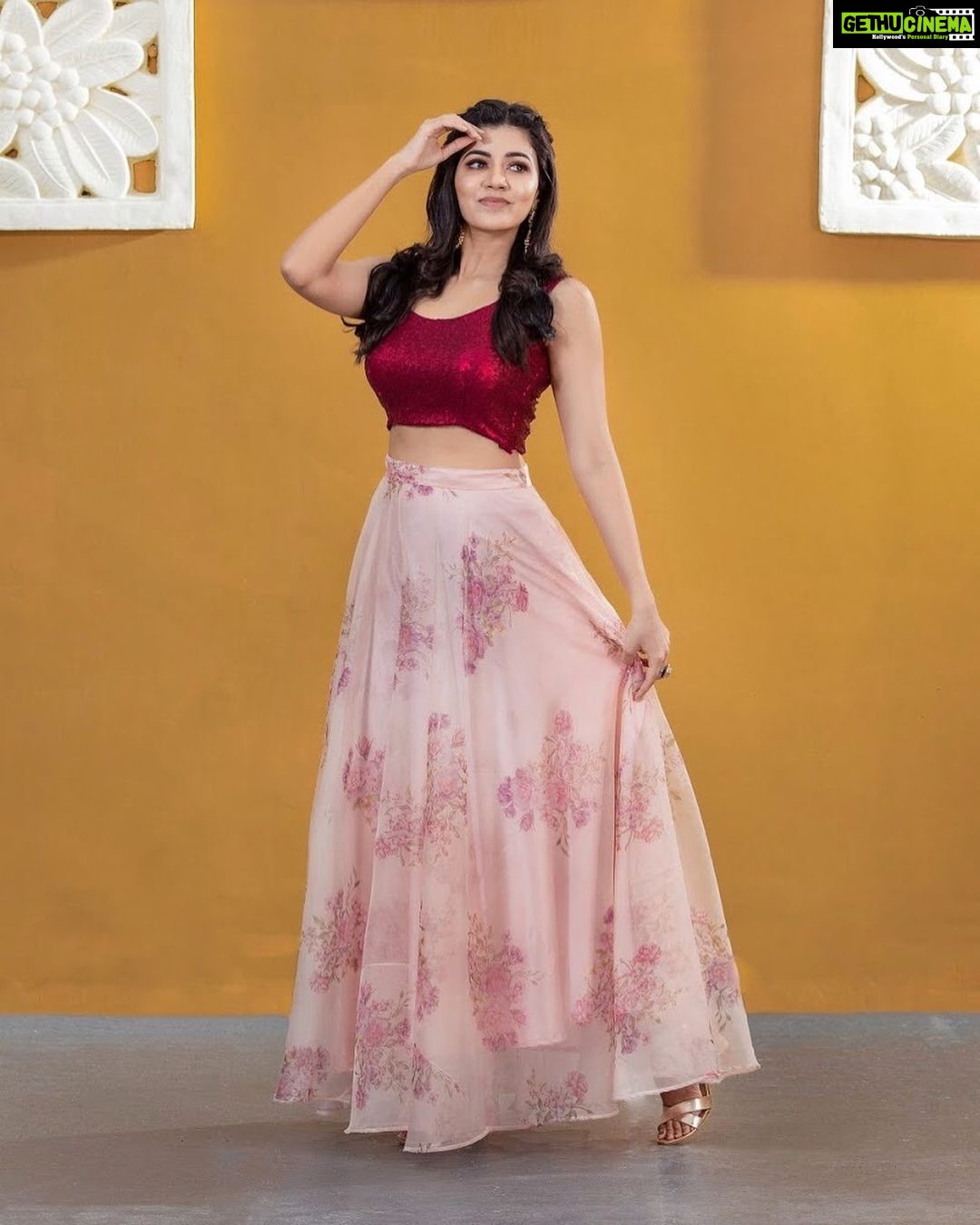 Anju Kurian Instagram - Less perfection , more authenticity!! . . P.c - @shots_by_arun_vr_ . . 👗- @zol_studio . . 💄- @vijiknr