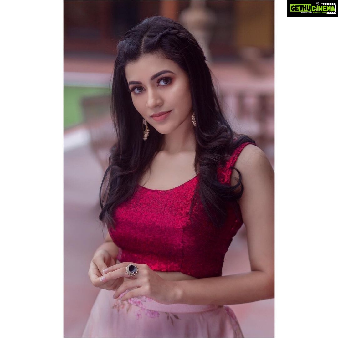 Anju Kurian Instagram - 📸 - @shots_by_arun_vr_ . . 👗- @zol_studio , @subikanifabint . . 💄 - @vijiknr