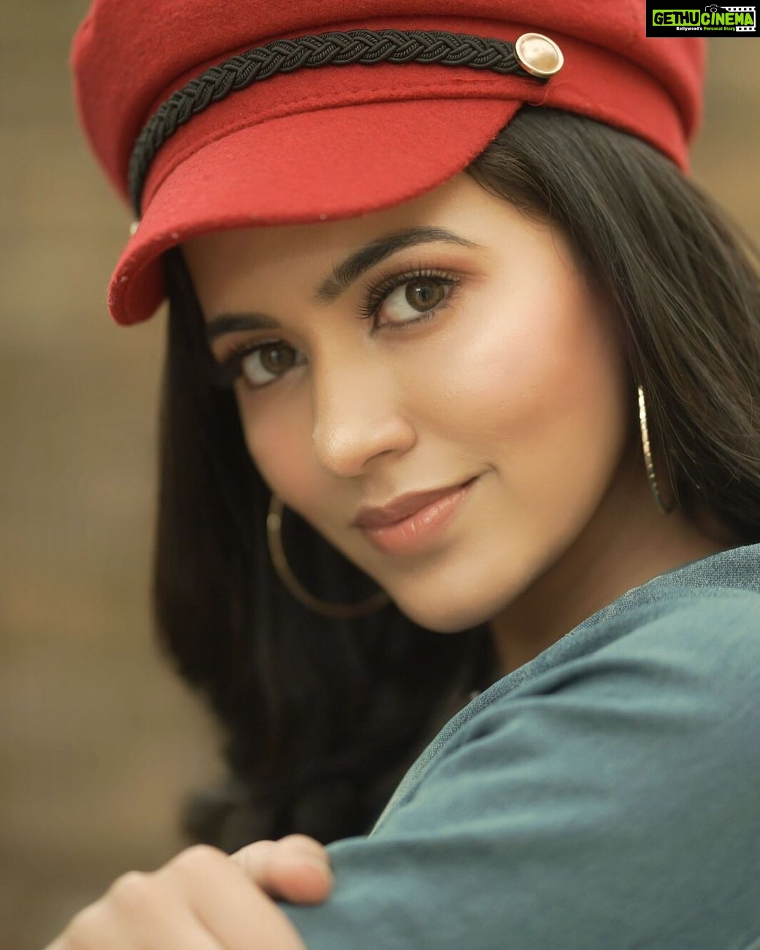 Anju Kurian Instagram - Be yourself; everyone else is already taken🤷🏻♀️ . . . 📸- @kodi_rukzan . . . Styling - @stay__slay . . . MUA - @makeupbysreshta . . . Hairdo- @infinity_makeovers