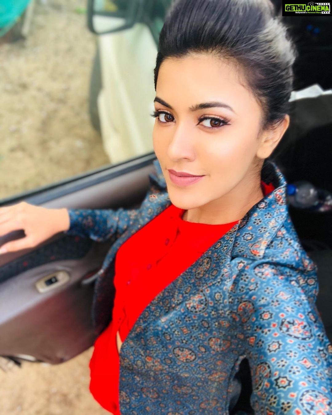 Anju Kurian Instagram - The only drama that I enjoy is in my lashes 😉 . . . 👗- @klumbyprajinajaanaki 💄- @g_kaur21
