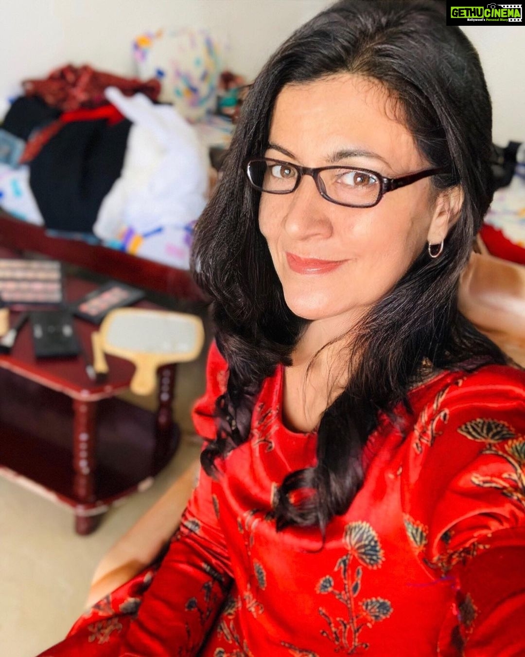 Anju Kurian Instagram - Anju granny never runs out of pics or selfie 🤳🏻🤪 #faceapp #timetravel #grannyskills