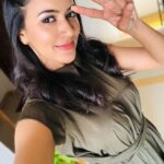 Anju Kurian Instagram – Glow with me or watch me glow✨
#instagood #postoftheday #livelovelaugh #goodthoughts #workmode #shootdiaries #eveningscenes #freshvibes #positivity #justsmile #trusttheprocess #believeinyourself #xoxo