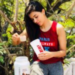 Anju Kurian Instagram - 🤔🤔🤔Thinking what I’m going to workout today before drinking my vegan protein @1upnutritionindia @1upnutrition I think I’m doing legs😯😰😤
