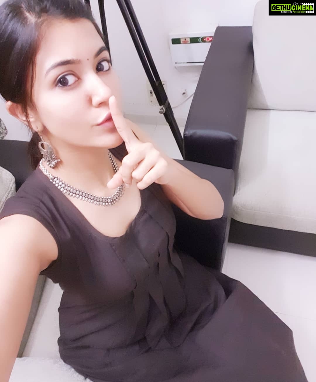 Anju Kurian Instagram - That's my shhh pose 🤐