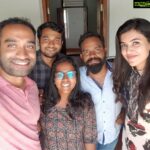 Anju Kurian Instagram - As u get older, u really want to be surrounded by good people. People that r good for u, good to u and good for ur soul ❤️❤️❤️. I’m going to miss u guys and it was wonderful working with you all 😘. Thank you so much for all the love and support 😊😊😊. #cherisheverymoment #positivevibes #shootingdiaries #keralatimes #magicalmoments #everthinghappensforareason #besttimeever #xoxo