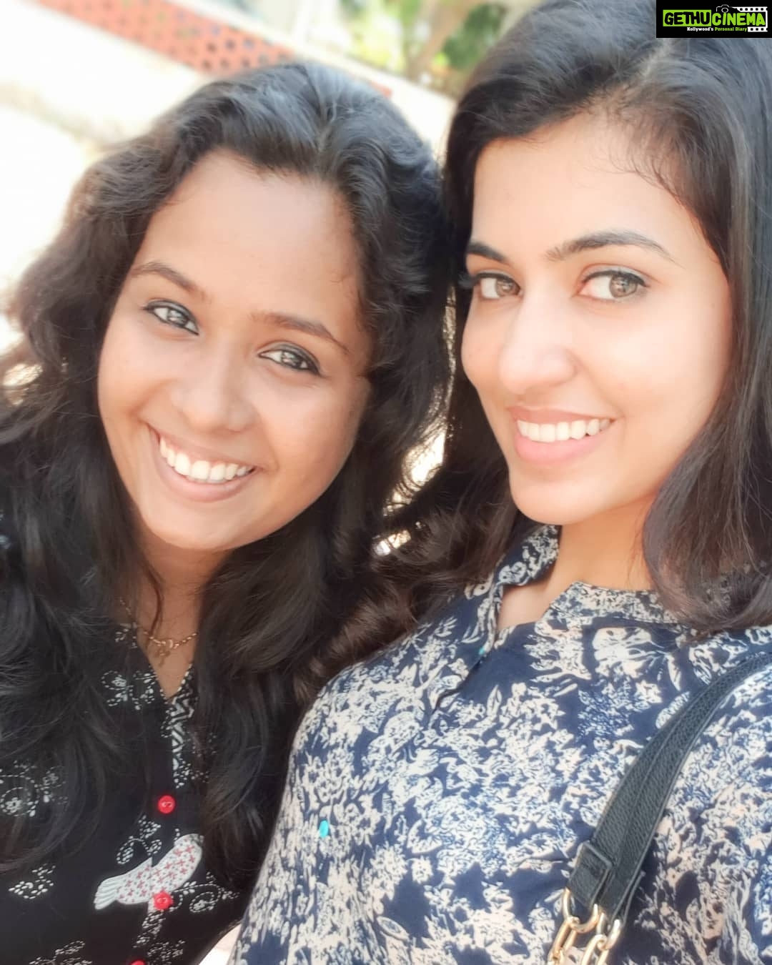 Anju Kurian Instagram - Keep calm n snap on 😀