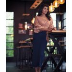 Anju Kurian Instagram - The world is my runway 😎😎😎😎 Shot by : @maheshwarun.photography Styling : @anisha.sequeira Mua : @makeupbyanishasequeira Accessories: @isabel_jewels Hair : @vetrihairandmakeup Location : @themamashopchennai