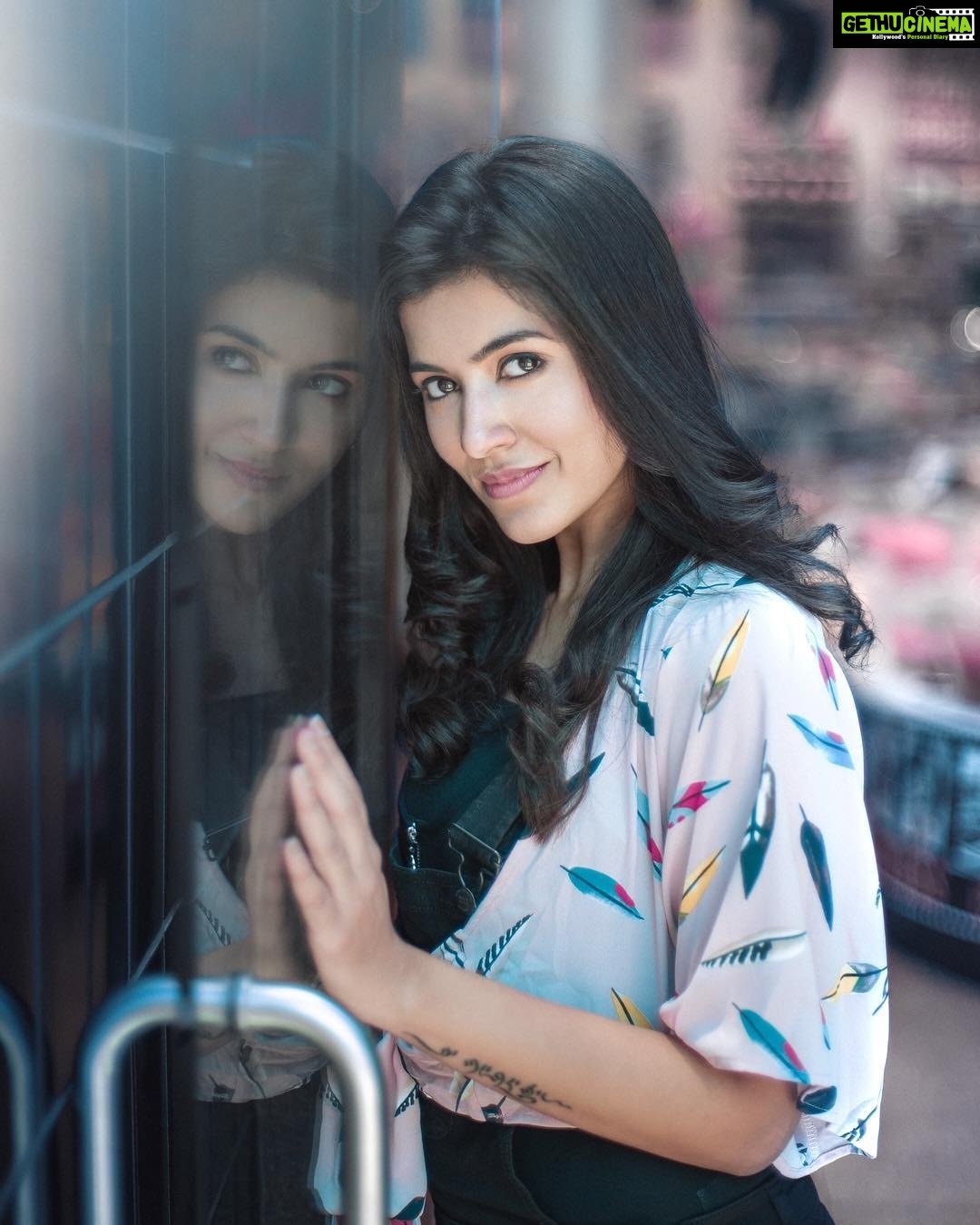 Anju Kurian Instagram - Hold the vision and trust the next chapter because you are the author. 😎😎😎 📸- @liquidverve