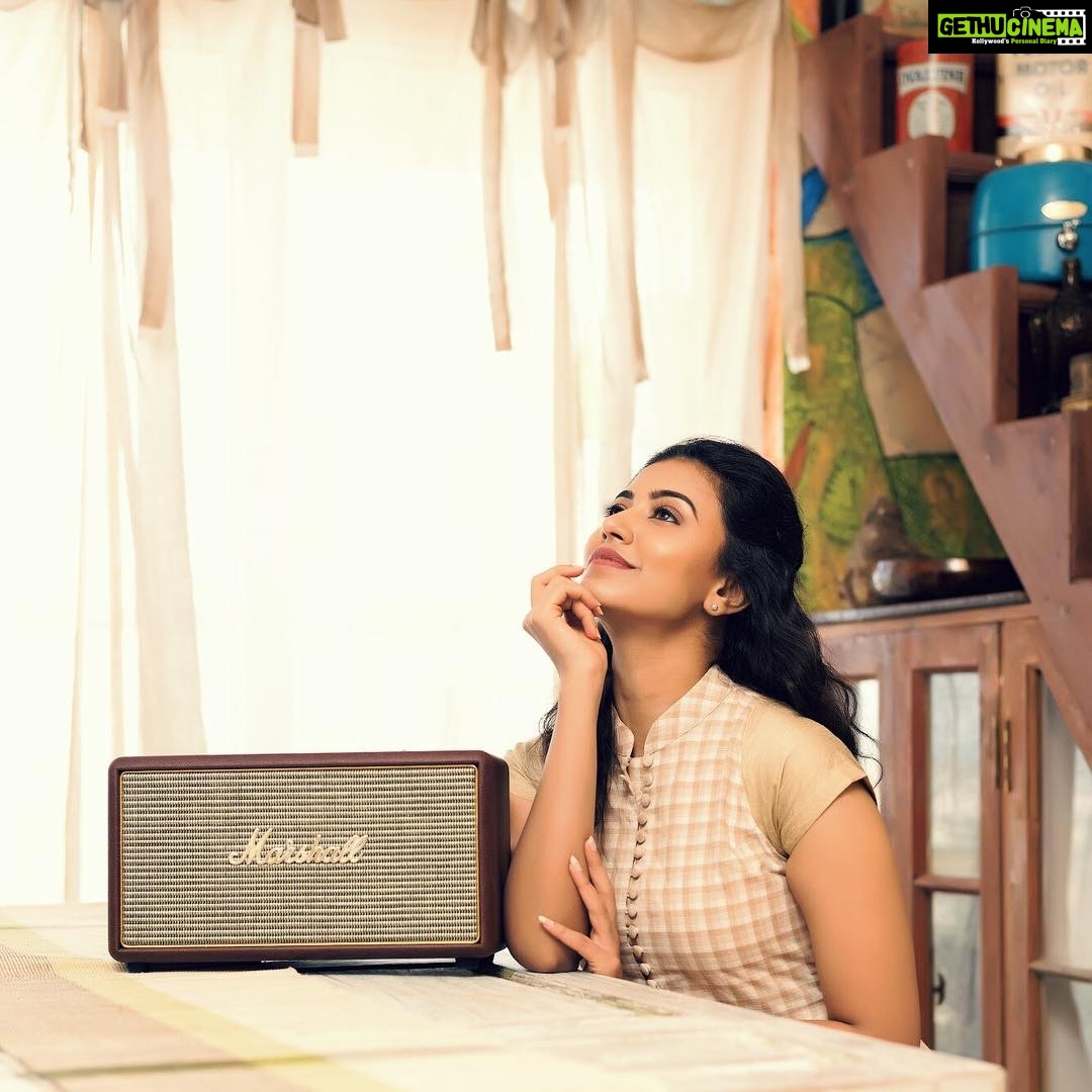 Anju Kurian Instagram - I have an unhealthy fixation with nostalgia๐. ๐ธ - @balakumaran_me ๐ - @sthua_klothing ๐ - @vedya.hmua ๐ฃ - @bnbboutique_chennai