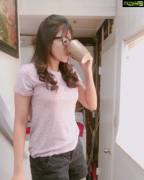Anju Kurian Instagram - Have u ever experienced this before???😂😂😂 #heysiri #musically #afteralongtime #funnyvideo #instagood #justforfun #goodday #vacationmode #funnyshit #littlethings #postoftheday #xoxo