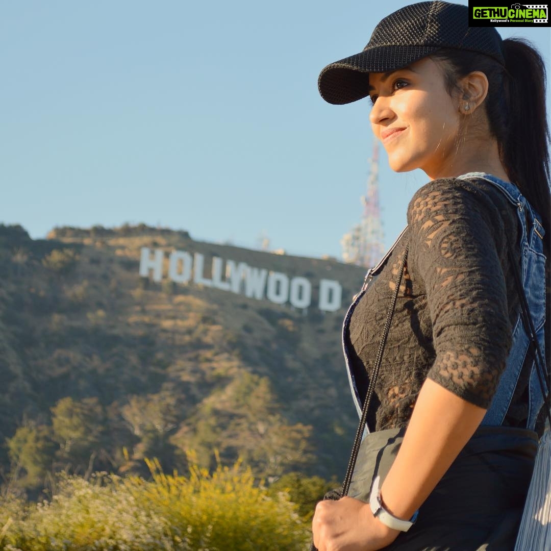 Anju Kurian Instagram - Hike to the Hollywood ❤️ #losangeles #funtime #instafamily #naturelovers #missionaccomplished #sunny_day #hollywood #unitedstates #sunkissed #goodvibes #smilenomatterwhat #loveyouall #xoxo P.c - @aju.matthew