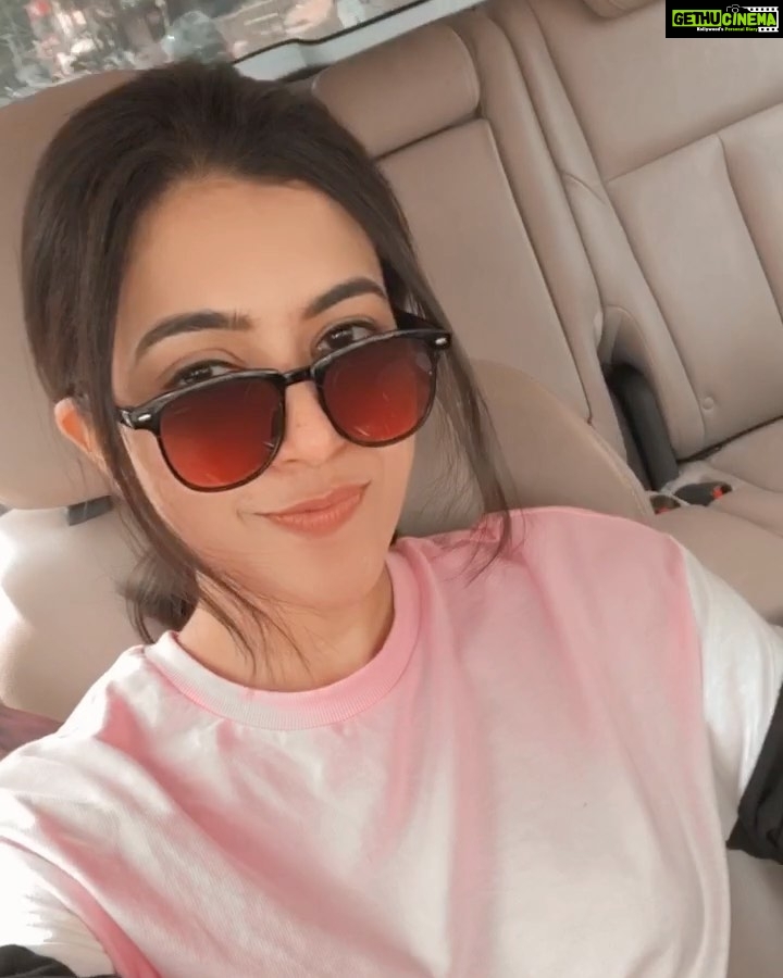 Anju Kurian Instagram - Sometimes the best therapy is a long drive, good music and good company ☺️☺️☺️. #travellerlife #disconnecttoconnect #timetorelax #longdrive #helloholidays #livelovelaugh #instafamily #xoxo