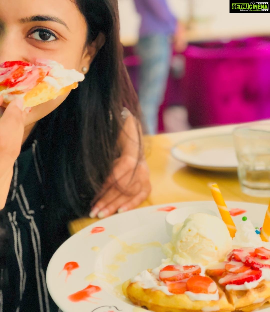 Anju Kurian Instagram - I like hashtags bcz they look like waffles#