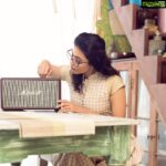 Anju Kurian Instagram - Keep it old school ❤️ Looking for the perfect beat 🤓. P.c - @balakumaran_me Hair n make up - @vedya.hmua Wardrobe - @sthua_klothing Location - @bnbboutique_chennai
