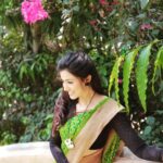 Anju Kurian Instagram - Exist on your own terms 😎........... 💄- @viji_sharath P.c - @sai_yeshuuu #instagood #sareelove #gogreen #naturelovers #casualclick #goodvibes #lovelyday #picoftheday #xoxo