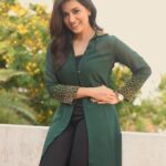 Anju Kurian Instagram - Less perfection🤓😁🙈💁🏼‍♀️....... more authenticity🧚🏻‍♀️😉☺️😎 P.c - @balakumaran_me Wardrobe- @sthua_klothing Makeup- @makeupartistrybykavithasekar