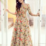 Anju Kurian Instagram - U wanna know what living life to d fullest actually is ? It’s waking up on a Monday morning with no complaints 😍✌🏻. It’s knowing you always deserve to laugh 😆. It’s doing Wat feels right no matter what😎. It’s doin what u want to, no matter how stupid u look 🙈. It’s about being yourself , bcz no1 can tell u that u’re doing it wrong 💁‍♀️. P.c - @balakumaran_me 👗 - @sthua_klothing 💄 - @makeupartistrybykavithasekar