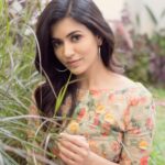 Anju Kurian Instagram - Salty air & sun kissed hair 😄 📸 - @balakumaran_me 👗 - @sthua_klothing 💄 - @makeupartistrybykavithasekar