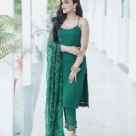 Ankitta Sharma Instagram - Kal ik suit'ch main photo si khichayi ve.. 🎶