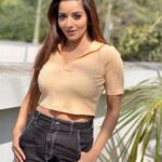 Antara Biswas Instagram - Starting My 1st Day Shoot of #2022 With #blessings on “VASANT PANCHAMI” … #happy #blessed #gratitude Mua : @sachinmakeupartist1 Hair by: @sayedsaba Assisted by : @deepakpathak663 Managed by: @skhushi_01