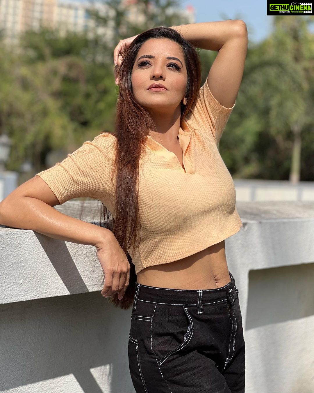 Antara Biswas Instagram - Starting My 1st Day Shoot of #2022 With #blessings on “VASANT PANCHAMI” … #happy #blessed #gratitude Mua : @sachinmakeupartist1 Hair by: @sayedsaba Assisted by : @deepakpathak663 Managed by: @skhushi_01