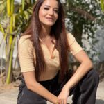 Antara Biswas Instagram - Starting My 1st Day Shoot of #2022 With #blessings on “VASANT PANCHAMI” … #happy #blessed #gratitude Mua : @sachinmakeupartist1 Hair by: @sayedsaba Assisted by : @deepakpathak663 Managed by: @skhushi_01