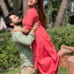 Antara Biswas Instagram – Fully Filmy 🤪…. Also See My Reaction in the 4th Pic 😂…. 
#goodmorning #world #instagood #instagram #post #husbandandwife #smartjodi #instapic #monvik #monalisa #vikrant #starplus #love #happy 

Styled by: @riddhirgandhi 

Mua: @sachinmakeupartist1 
Hairstyling: @shab_qureshi786 
Assisted and 📸by @deepakpathak663