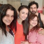 Anupriya Kapoor Instagram – I feel so safe knowing that you all always have my back. Please always stay in my life🙏🏻 love u @geetanjalitikekar @supriyarshukla @sikandarkharbanda  #aperfectdaywithlovedones