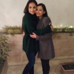 Anupriya Kapoor Instagram - Love you to bits😘👭