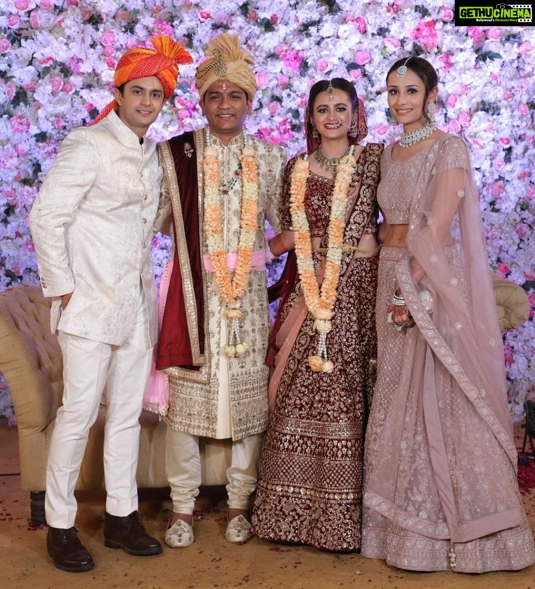 Anupriya Kapoor - 3K Likes - Happy anniversary @varnika.sharma @kartikaye.gilra Stay happy 💝💝 🥂#tomanymoreyearsofyourtogetherness