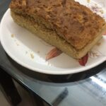 Anupriya Kapoor Instagram - Seriously, there’s something just so satisfying about slicing a bread loaf, when you’ve made it yourself! 😉🍞#homemadebread #wholewheatbread #fromscratch #thesoundofthecrunch 😍