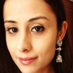 Anupriya Kapoor Instagram - A vintage heart with young eyes.👩‍🦰 Eye liner by @reneeofficial ( kohlistic kajal pen HARD BLACK ) #renée #reneecosmetics @aashkagoradia 👏🏻👏🏻
