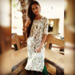Anupriya Kapoor Instagram - शीशे की तरह आर-पार हूं… फिर भी बहुतों की समझ से बाहर हूं!🌾
