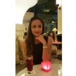 Anupriya Kapoor Instagram - 🍸