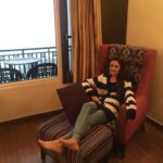 Anupriya Kapoor Instagram - Living life queen💫 size #justbeingme 😉 #pahadhonkibaarish