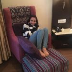 Anupriya Kapoor Instagram - Living life queen💫 size #justbeingme 😉 #pahadhonkibaarish